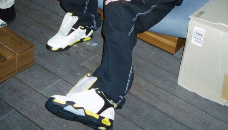 ITW CHOMP ON KICKS