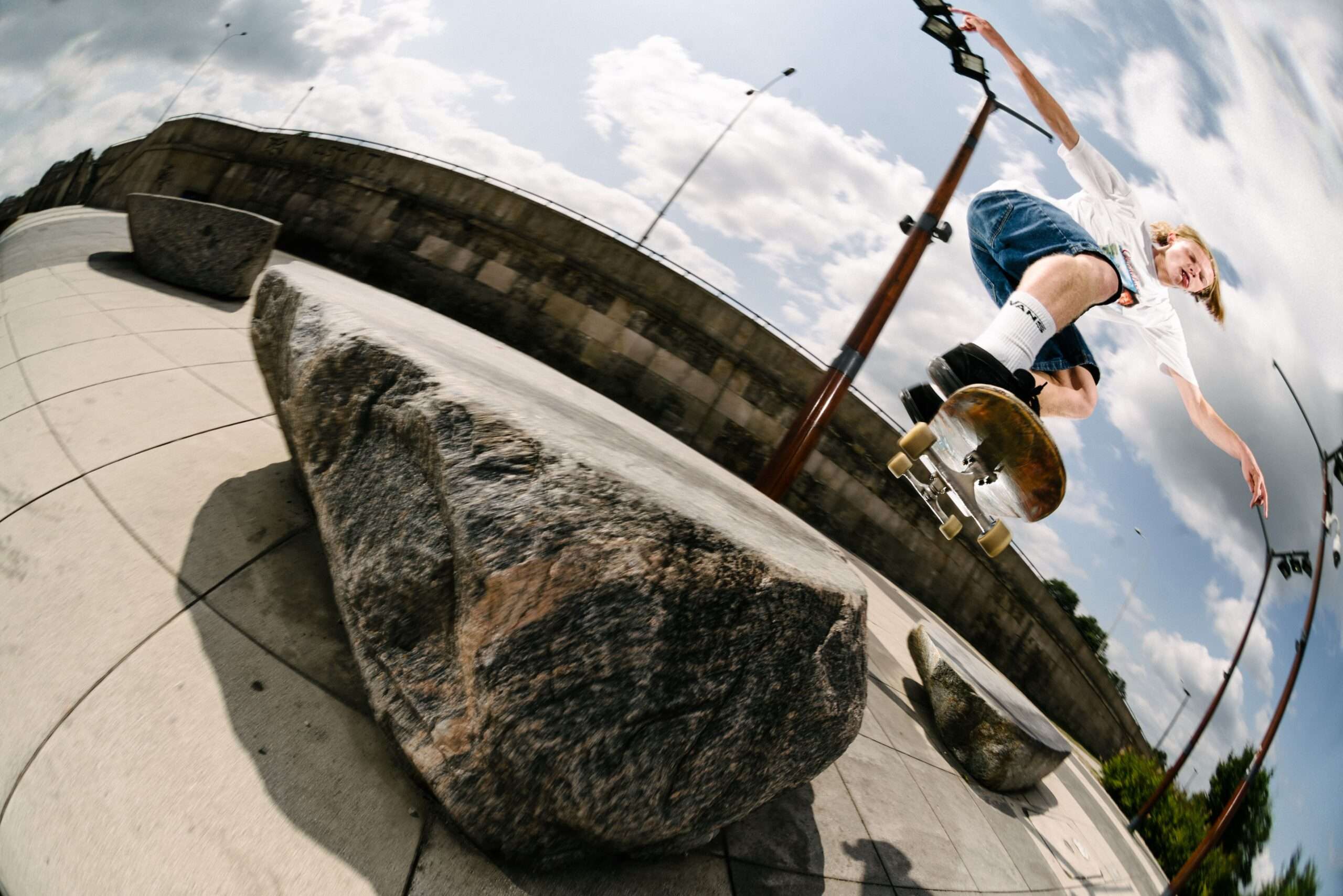 Getting on Vans and being the first european GX1000 rider – WILLOW VOGES FERNANDES
